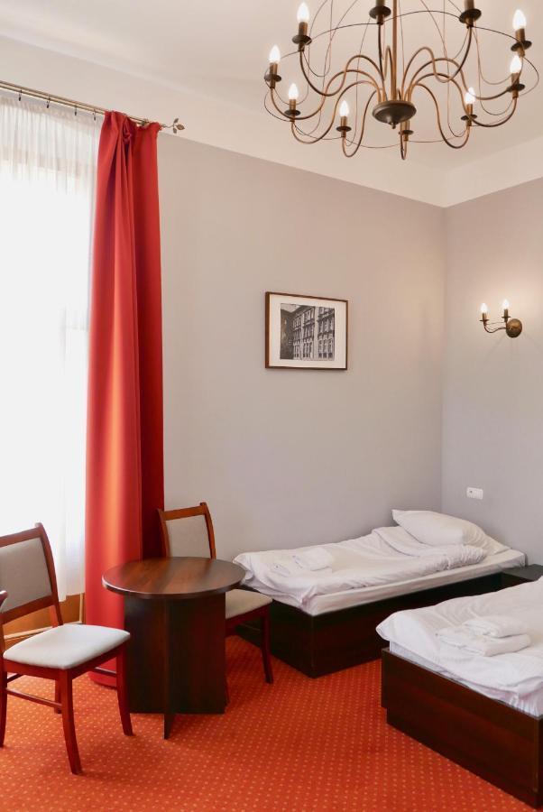 Staromiejski Piwowar Hotel Legnica Exterior photo